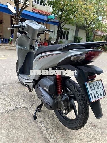 Mua bán tại nhà giá sinh viên vision bánh lớn form