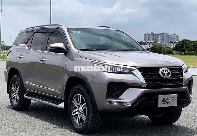 Toyota Fortuner 2022 2.4L 4x2 AT - 55000 km