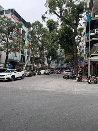 Siêu hiếm Ba Đình. Mặt phố 80m2, 6 tầng thang máy, 2 mặt ô tô tránh