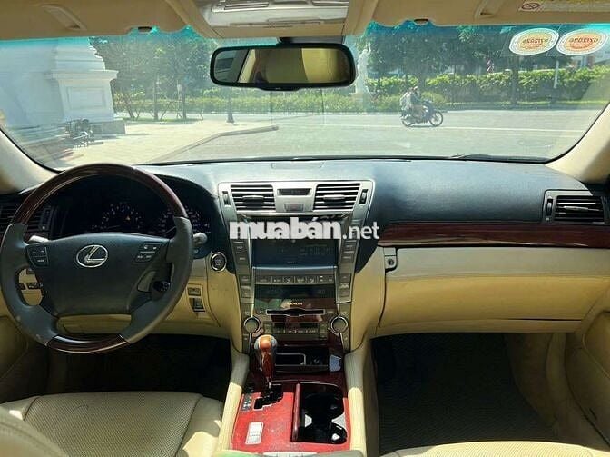 Lexus LS46***5000 km