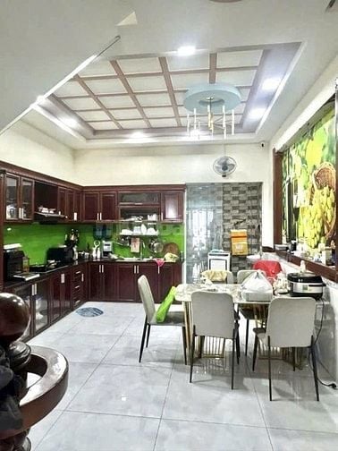 ĐANG CHO THUÊ 20 TRIỆU/THÁNG NGAY HỒ BÁ KIỆN Q10 GIÁ 4TỶ2 ĐẮC ĐỊA  