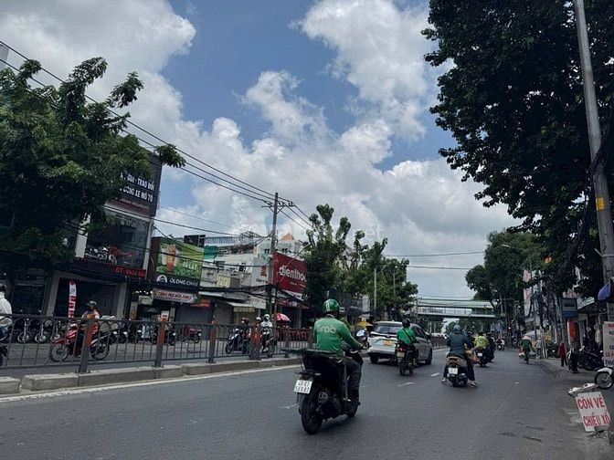 Bán mặt tiền Quảng Trung vị trí VIP .dt: 10x 40m