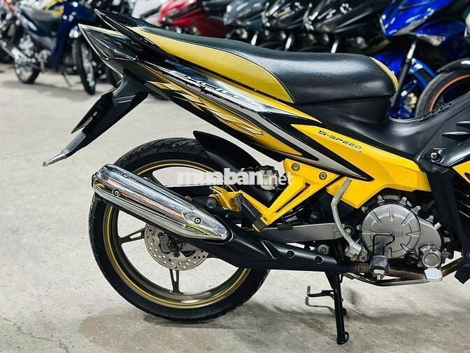 XE MÁYTHANH TÙNG_EXCITER 135 CÔN TAY MÀU VÀNG ĐEN