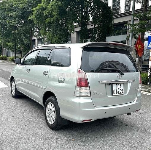 Toyota Innova 2011 G - 14000 km