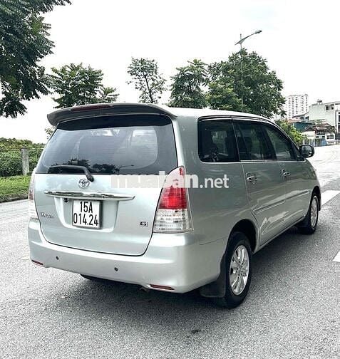 Toyota Innova 2011 G - 14000 km