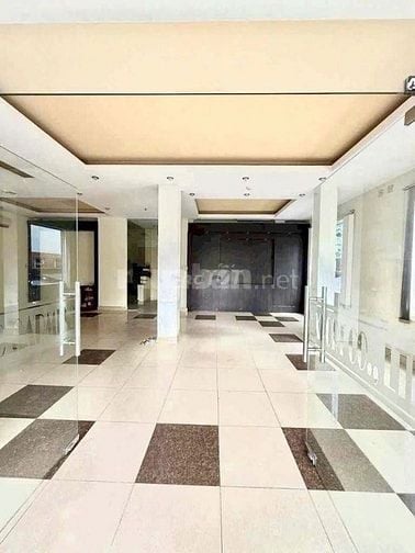 Mặt Tiền Ngang 10x10m Ngay ĐH Hutech 31/... Ung Văn Khiêm Có Chổ Để Xe
