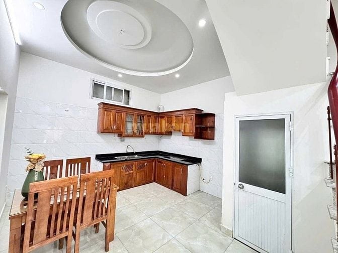 Chính chủ ra nhà gấp đường Đặng Minh Trứ, Tân Bình, giá 2tỷ880