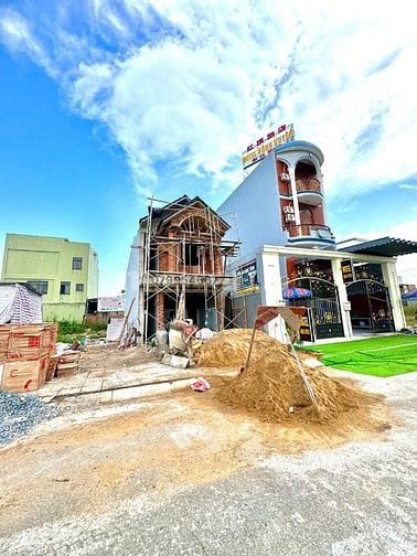 Bán nền 105m2 giá chỉ 18tr/m2 gần Bình Chánh, sang tên liền, có SHR