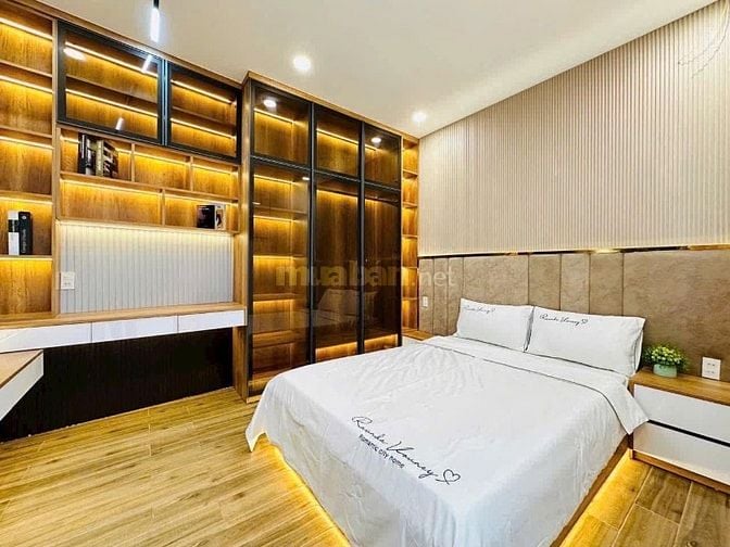  CHỈ 3,75 TỶ CÓ NGAY NHÀ ĐẸP GÂN NGAY VÒNG XOAY HÀNG XANH, SÁT Q1