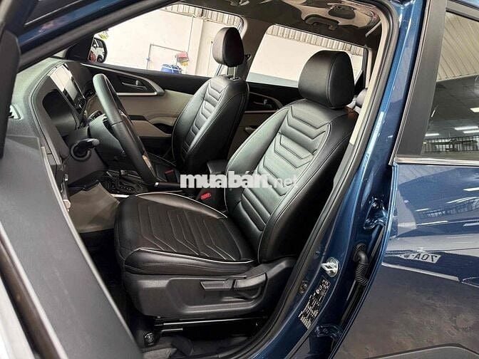 Kia Carens 2024 1.5G IVT - 6000 km