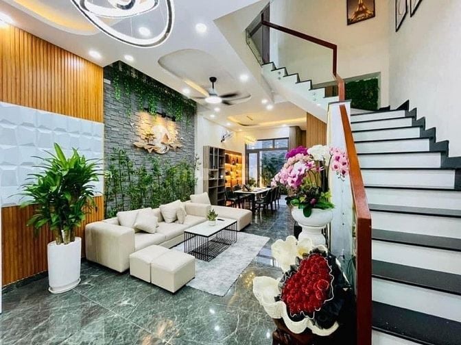 Nhà Đẹp 100m2 ngang 5,5 ngay cư xá Đô Thành. Đường rộng 6m.Chỉ 5,75 tỷ