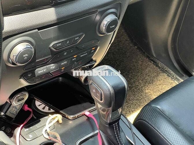 Ford Everest 2019 Titanium 2.0L AT 4x2 - 128000 km