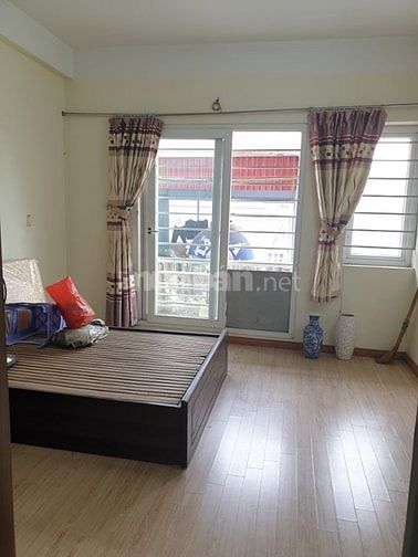 Cho thuê nhà nguyên căn mặt đường Ngô Gia Tư để làm cửa hàng và ở