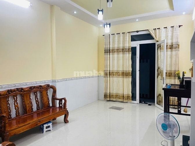 Bán nhà 2 tầng đẹp 70m2, HXH bên hông chợ THỦ ĐỨC - chỉ 4,99 tỷ TL.