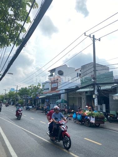 BÁN GẤP Nhà MT phạm thế hiển F7Q8 dt: 4,3x28m, 2 lầu st  dẫy hiện hữu