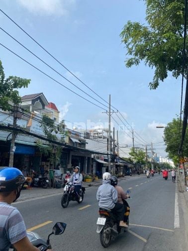 BÁN GẤP Nhà MT phạm thế hiển F7Q8 dt: 4,3x28m, 2 lầu st  dẫy hiện hữu