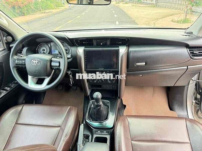 Toyota Fortuner 2017 2.4G 4x2 MT - 97000 km