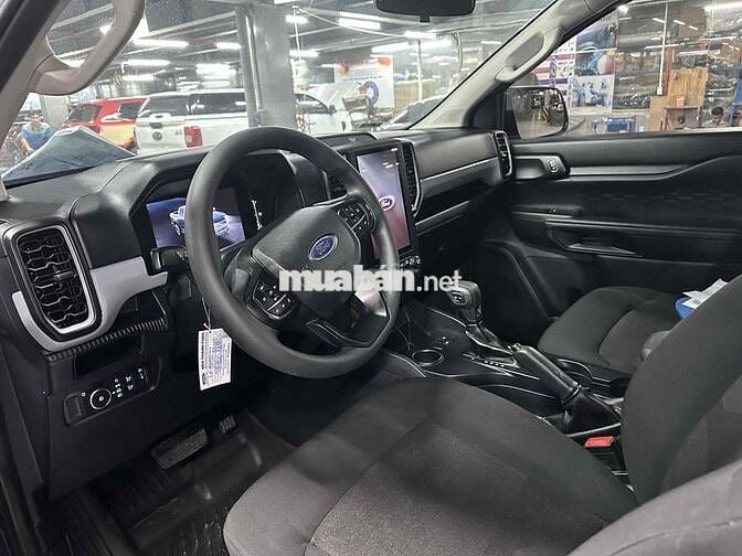 Ford Ranger XLS 2024, bảo hành 2027, vay 75%
