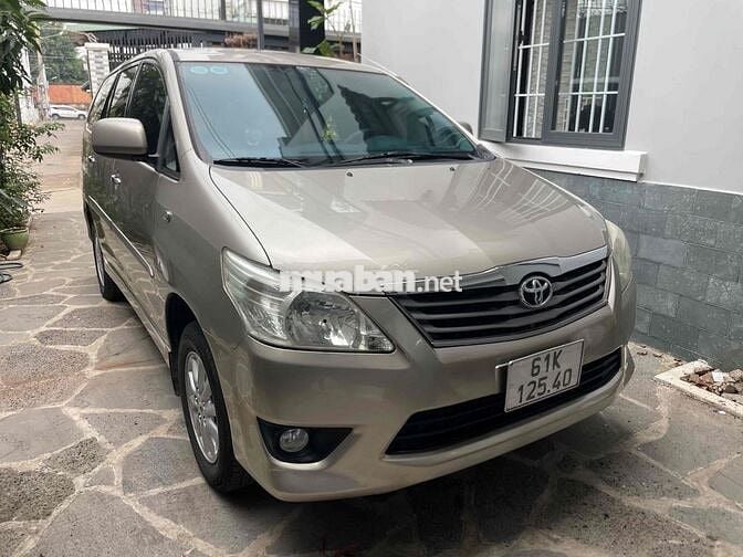 Toyota Innova 2013 2.0E - 110000 km