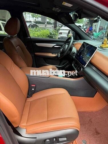 VinFast VF8 2024 Lux Plus (Kèm pin) - 4000 km