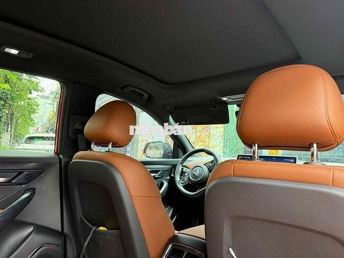 VinFast VF8 2024 Lux Plus (Kèm pin) - 4000 km