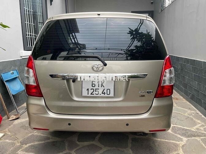 Toyota Innova 2013 2.0E - 110000 km