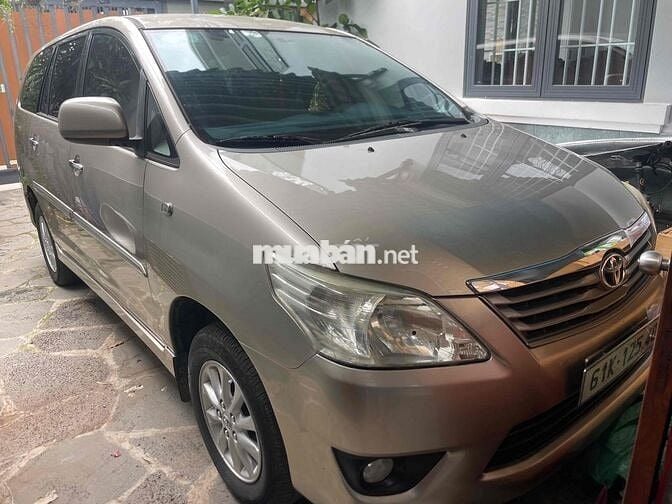 Toyota Innova 2013 2.0E - 110000 km