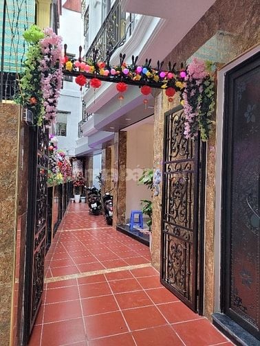 Bán nhà Pháo Đài Láng dt 30/40m2×5T, giá 8,9 tỷ 
