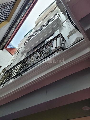 Bán nhà Pháo Đài Láng dt 30/40m2×5T, giá 8,9 tỷ 