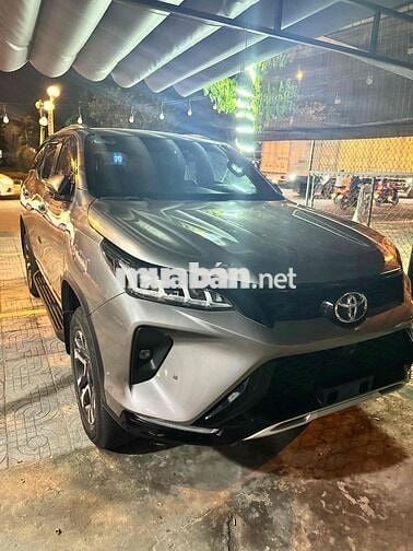 Toyota Fortuner 2022 Legender 2.4 4x2 AT