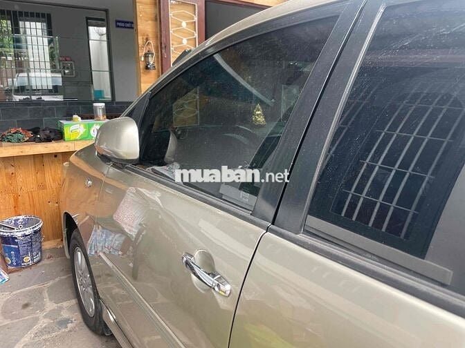 Toyota Innova 2013 2.0E - 110000 km