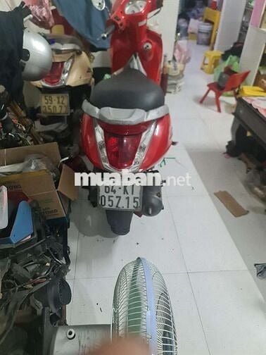 Xe máy SYM AtilA màu đỏ