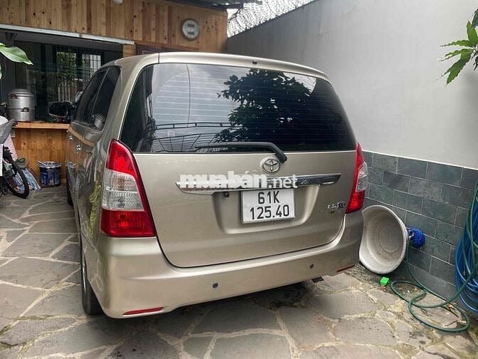 Toyota Innova 2013 2.0E - 110000 km