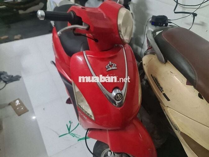 Xe máy SYM AtilA màu đỏ