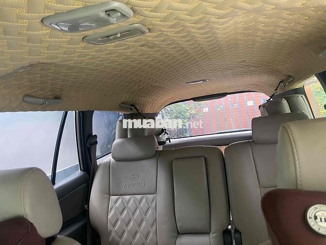 Toyota Innova 2013 2.0E - 110000 km