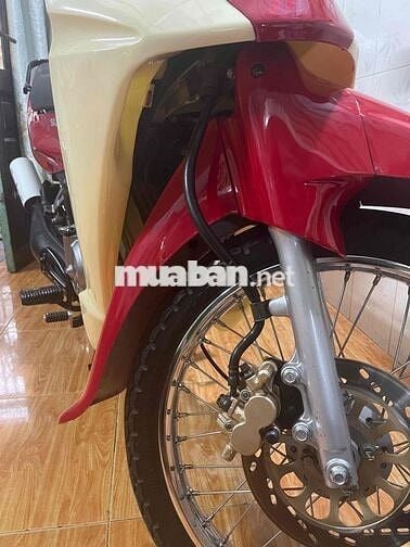 xe đẹp mới leng keng,mua về đổ xăng lăng bánh.