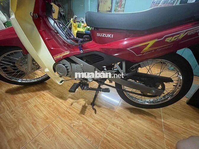 xe đẹp mới leng keng,mua về đổ xăng lăng bánh.