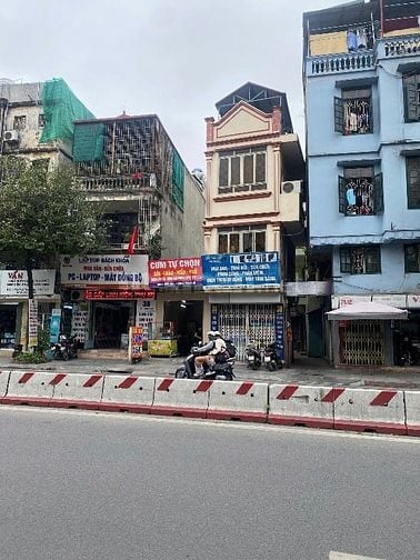 Bán nhà mặt phố Lê Thanh Nghị - Nở hậu, sổ đỏ chính chủ, 3 mặt thoáng