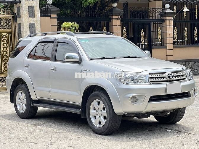 Toyota Fortuner 2012 2.7V 4x4 AT - 91000 km
