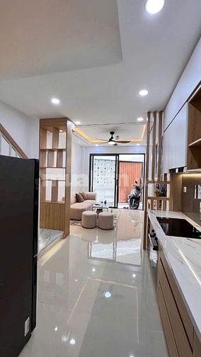 Lạc Long Quân - rẻ nhất KV Q11, 2Tỷ850, dt 57m2 2 Lầu rộng rãi, SHR.