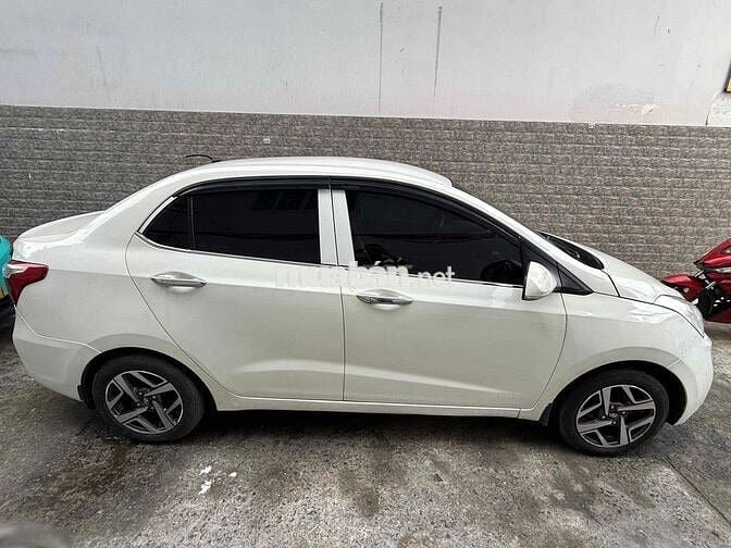 Hyundai Grand i10 2020 Sedan 1.2 MT Base - 83256 k