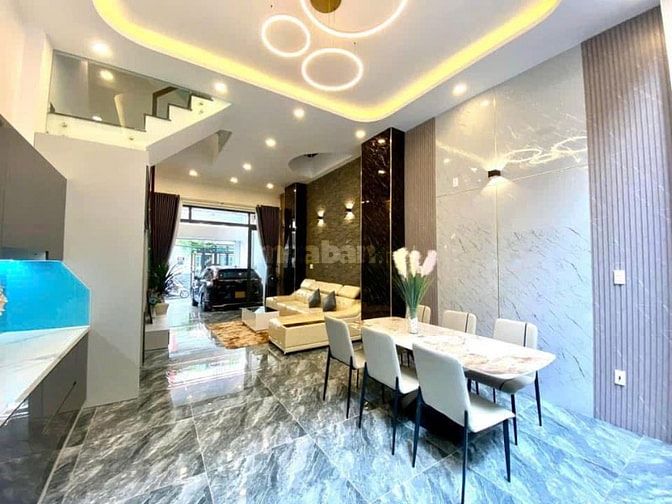  CHỈ 5,2 TỶ CÓ NGAY NHÀ ĐẸP NGAY QUẬN 1 - TRUNG TÂM TPHCM .SHR CC NGAY
