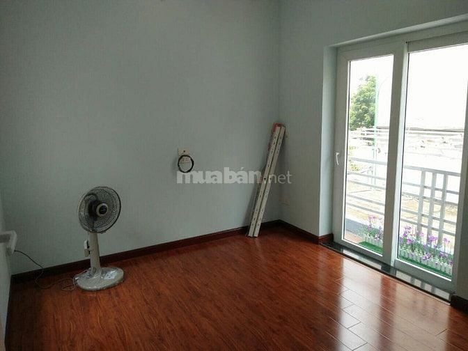 Cần bán nhà ngõ Hoà Bình, giá 7.8 tỷ, hơn 56m2x2Tầng