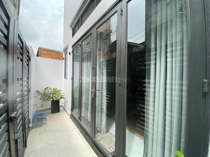 Bán nhà MT đường Tỉnh Lộ 10, DT 63m2, xây mới 1 trệt, 1 lầu.