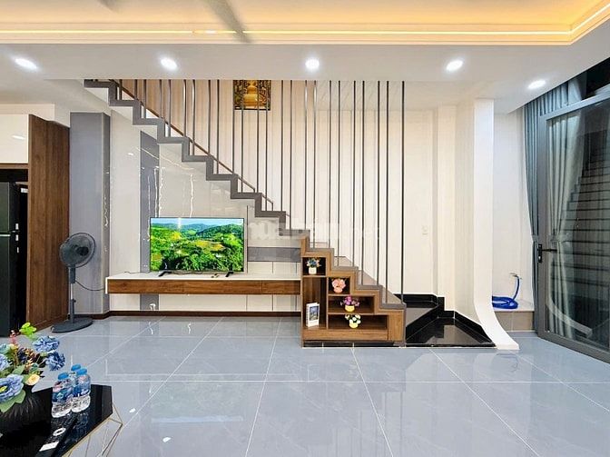Nhà 3 lầu đẹp Cao cấp hẻm xe hơi cách mặt tiền Đường Số 8 chỉ 10m
