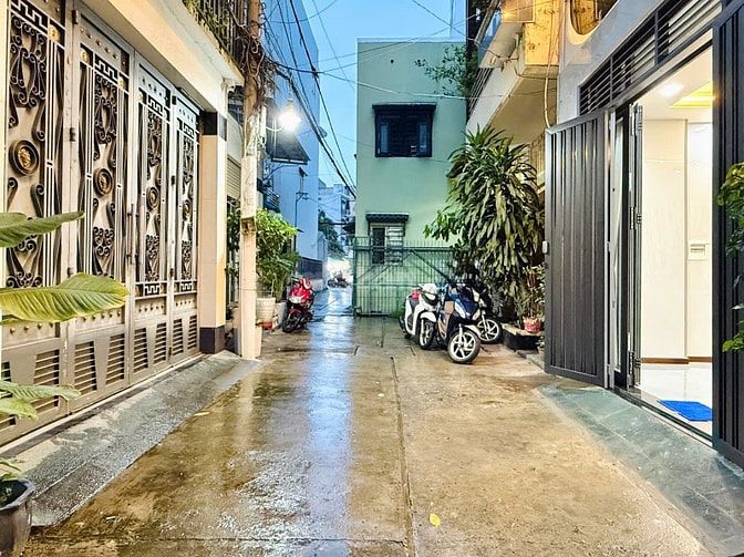 Nhà 3 lầu đẹp Cao cấp hẻm xe hơi cách mặt tiền Đường Số 8 chỉ 10m