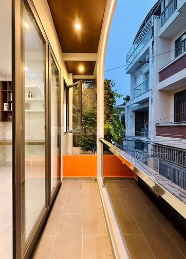 Nhà 3 lầu đẹp Cao cấp hẻm xe hơi cách mặt tiền Đường Số 8 chỉ 10m