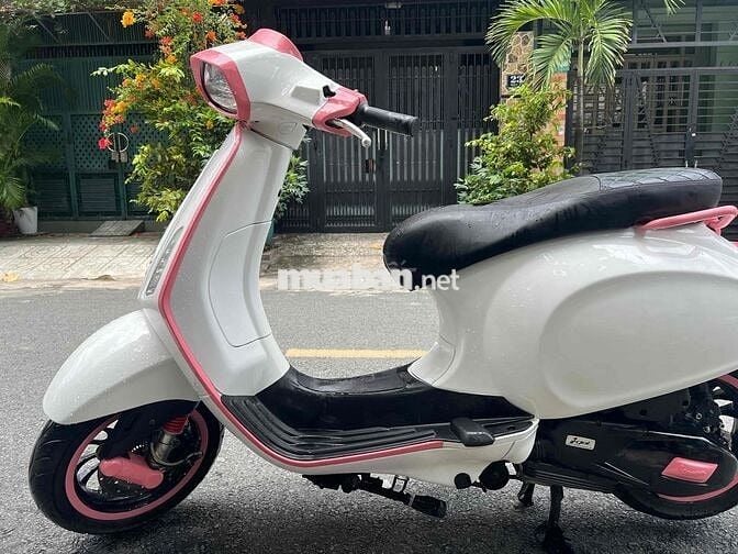 vespa đèn led trắng hồng