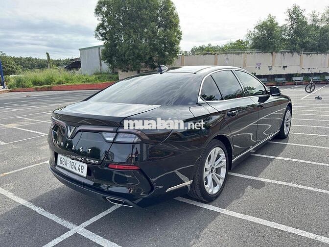 VinFast Lux A2.0 2020 Plus 2.0 AT - 70 km