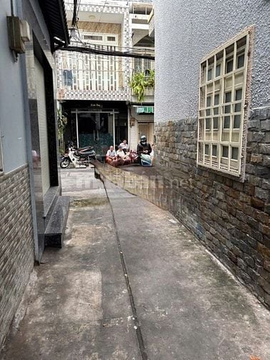 Cho thuê nhà hẻm 2m (XM) Lạc Long Quân, P.3, Q.11 giá 8tr